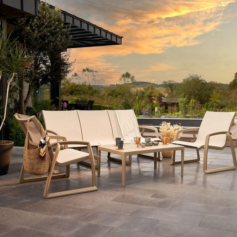 Pacific Lounge Set With Arms